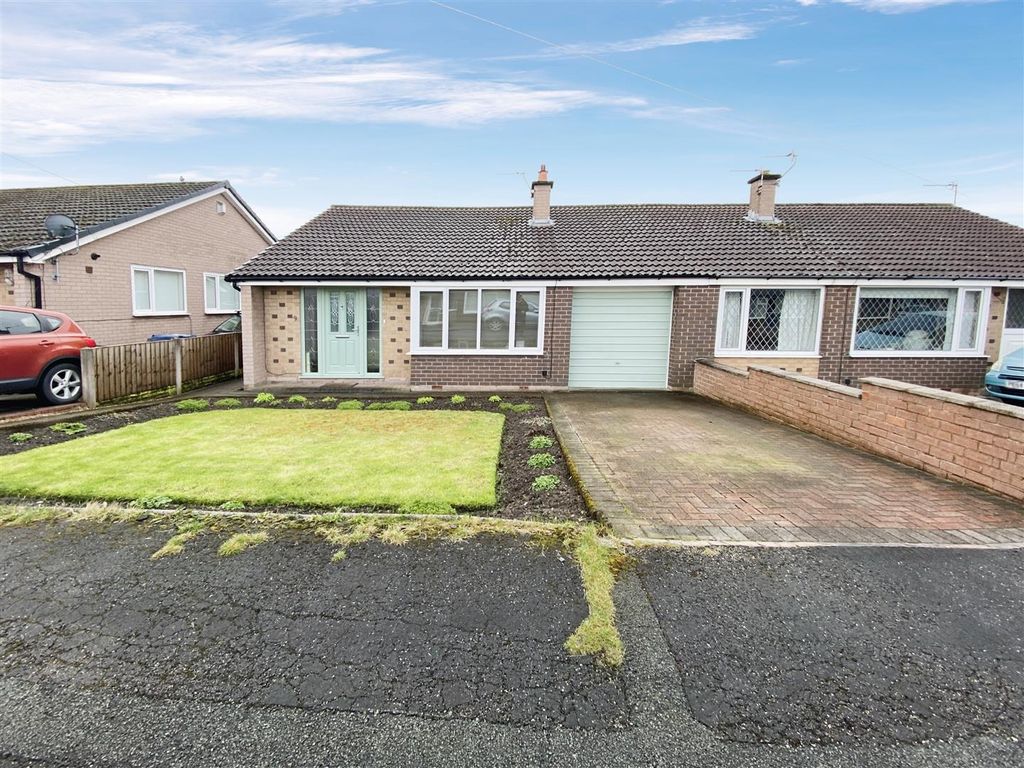 3 bed semidetached bungalow for sale in Hazel Avenue, Bamber Bridge