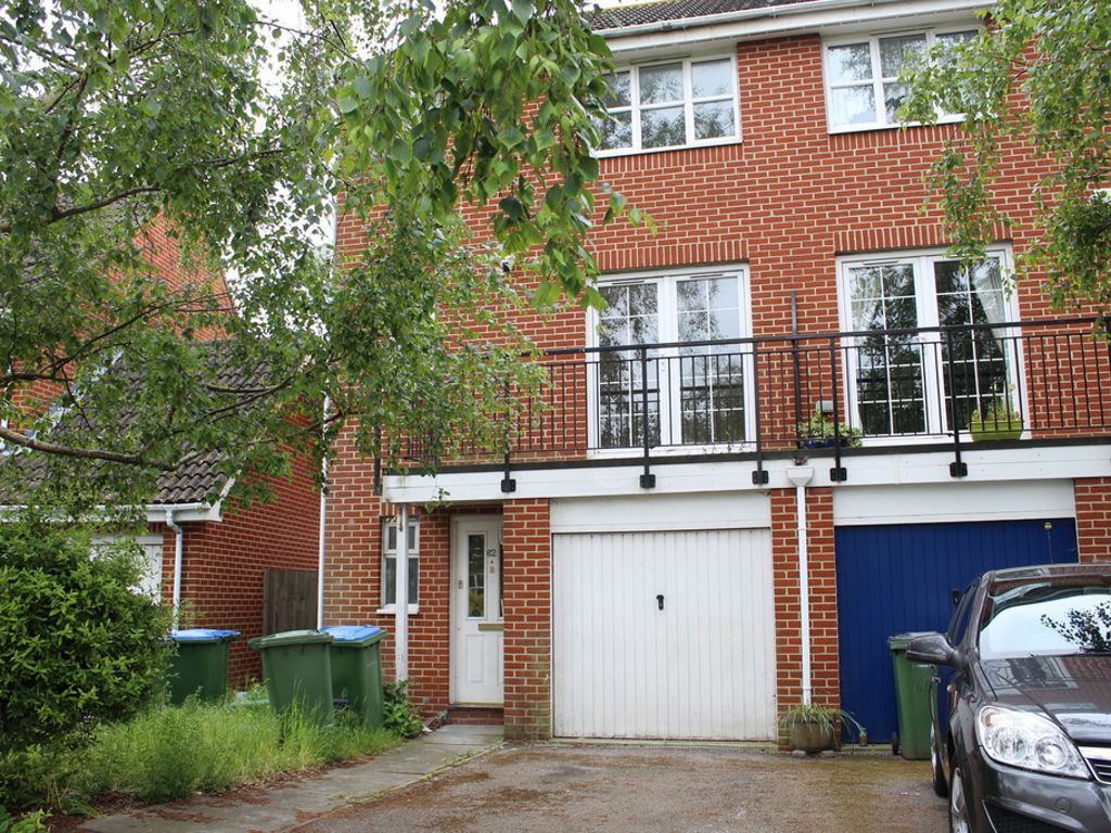 3 bed town house to rent in Ware Point Drive, London SE28 Zoopla