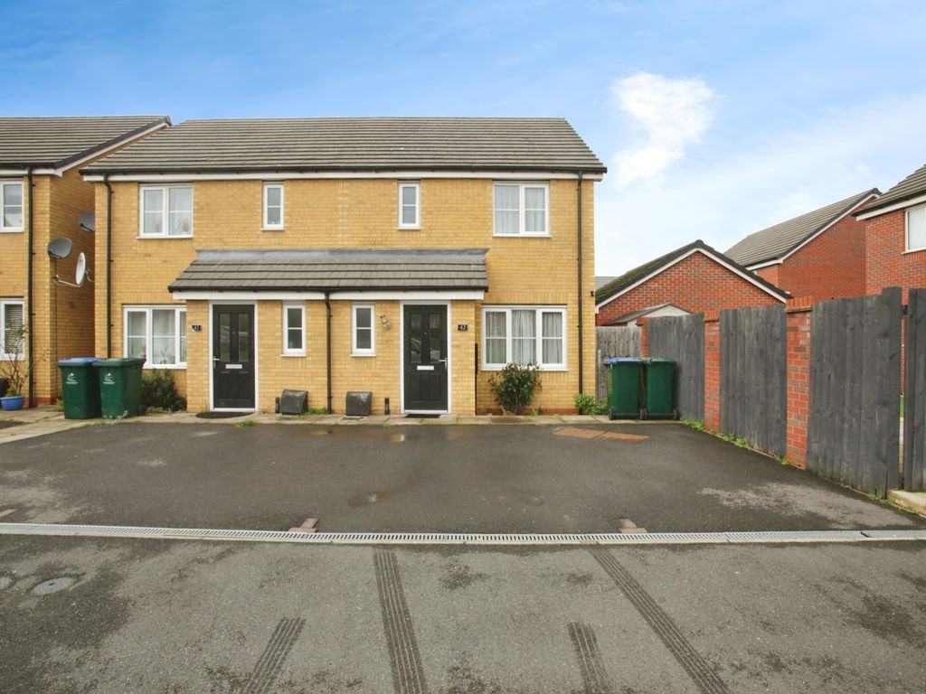 3 bed semidetached house for sale in John Brooks Gardens, Holbrooks