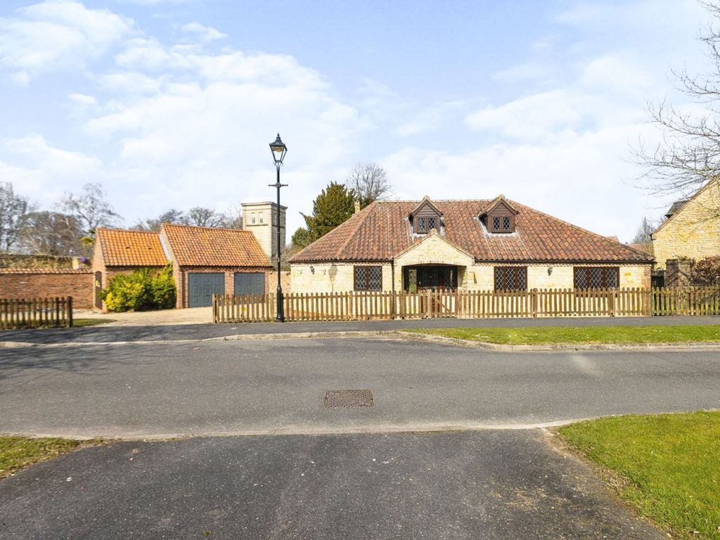 4 bed detached bungalow for sale in Harmston Park Avenue, Harmston LN5 Zoopla