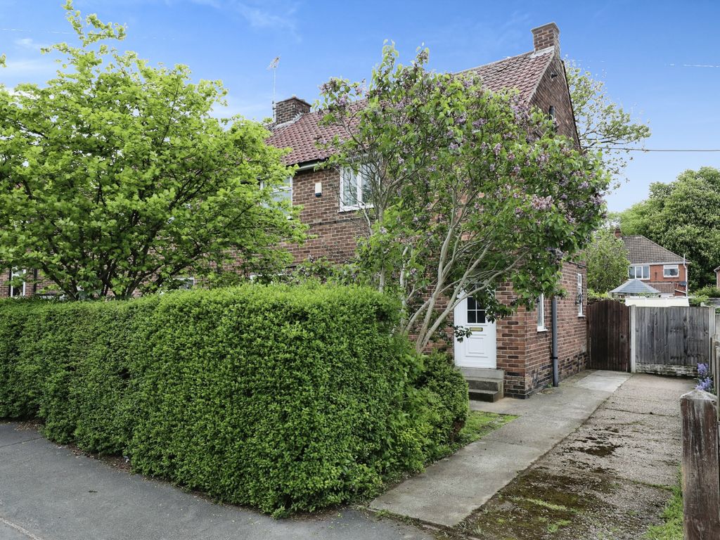 3 bed semidetached house for sale in Park Avenue, Dinnington