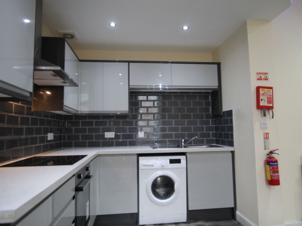 4 bed flat to rent in Union Street, Dundee, Angus, . DD1, £1,740 pcm Zoopla