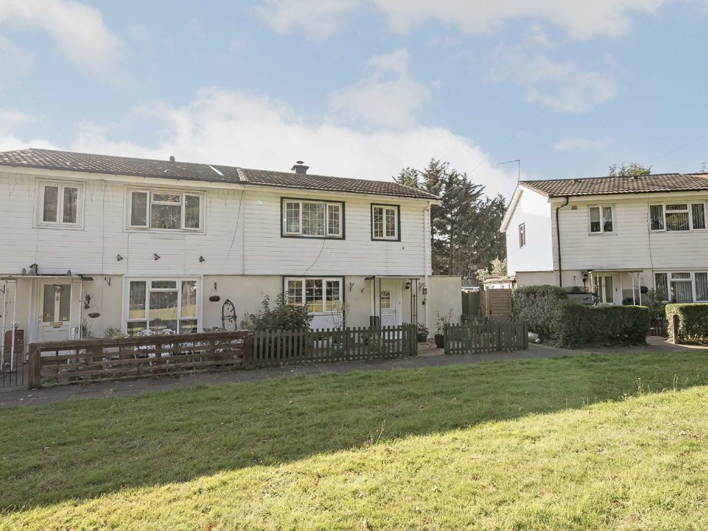 3 bed semidetached house for sale in Lime Crescent, SunburyOnThames