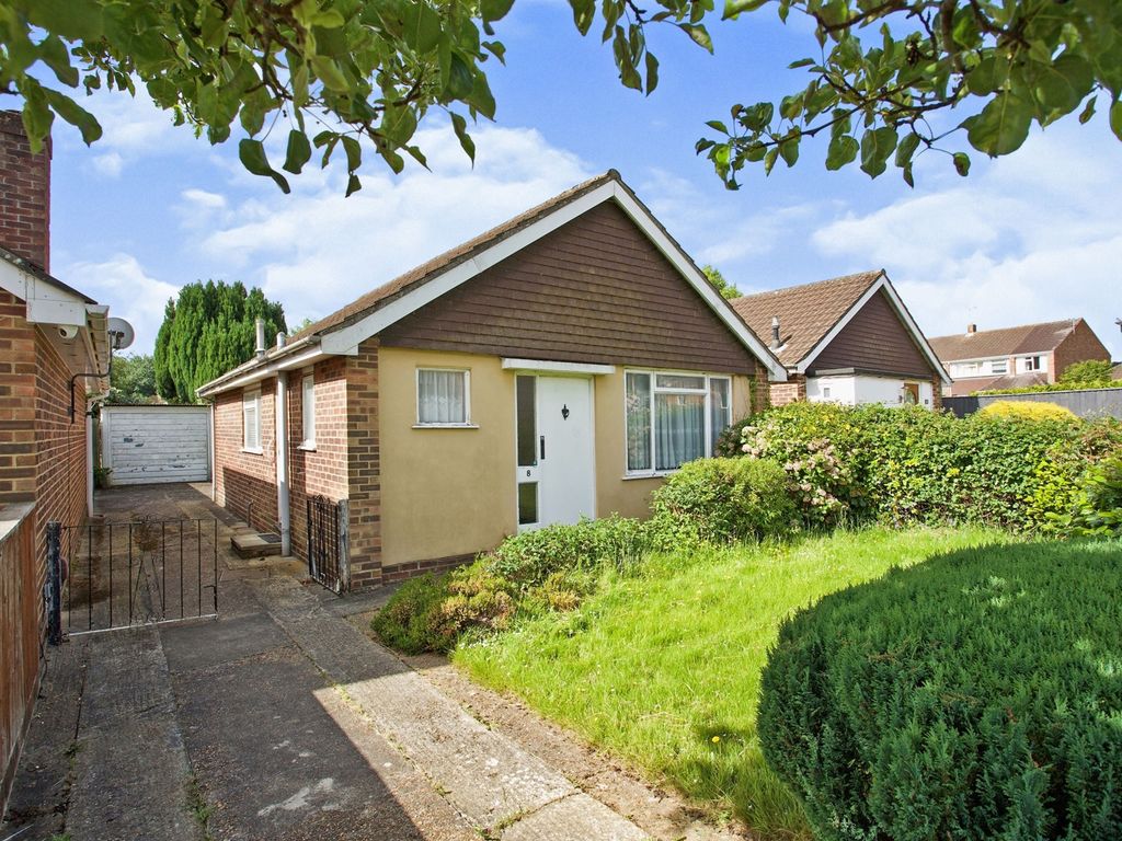 2 bed detached bungalow for sale in Sherwood Avenue, Hedge End