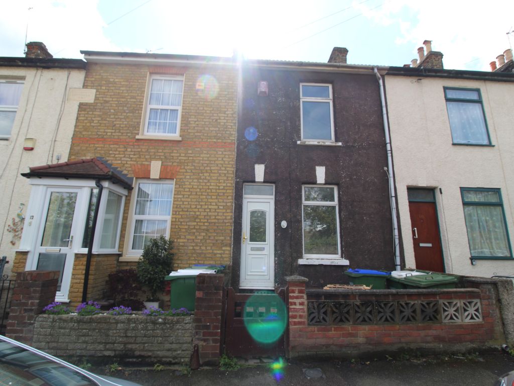 3 bed terraced house to rent in Crescent Road, Erith, Kent DA8, £1,725