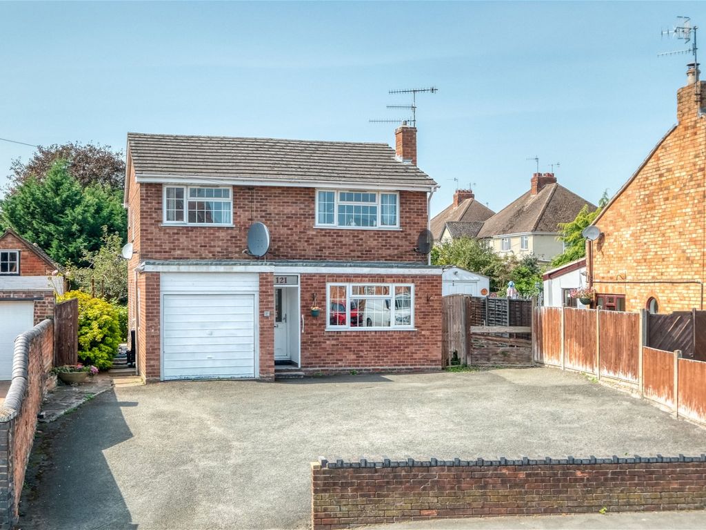 3 bed detached house for sale in Ombersley Road, Worcester WR3, £
