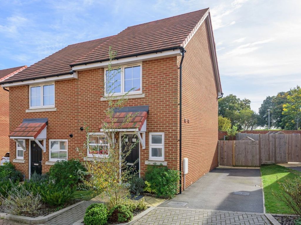 2 bed semidetached house for sale in Vernon Grove, Binfield RG42 Zoopla