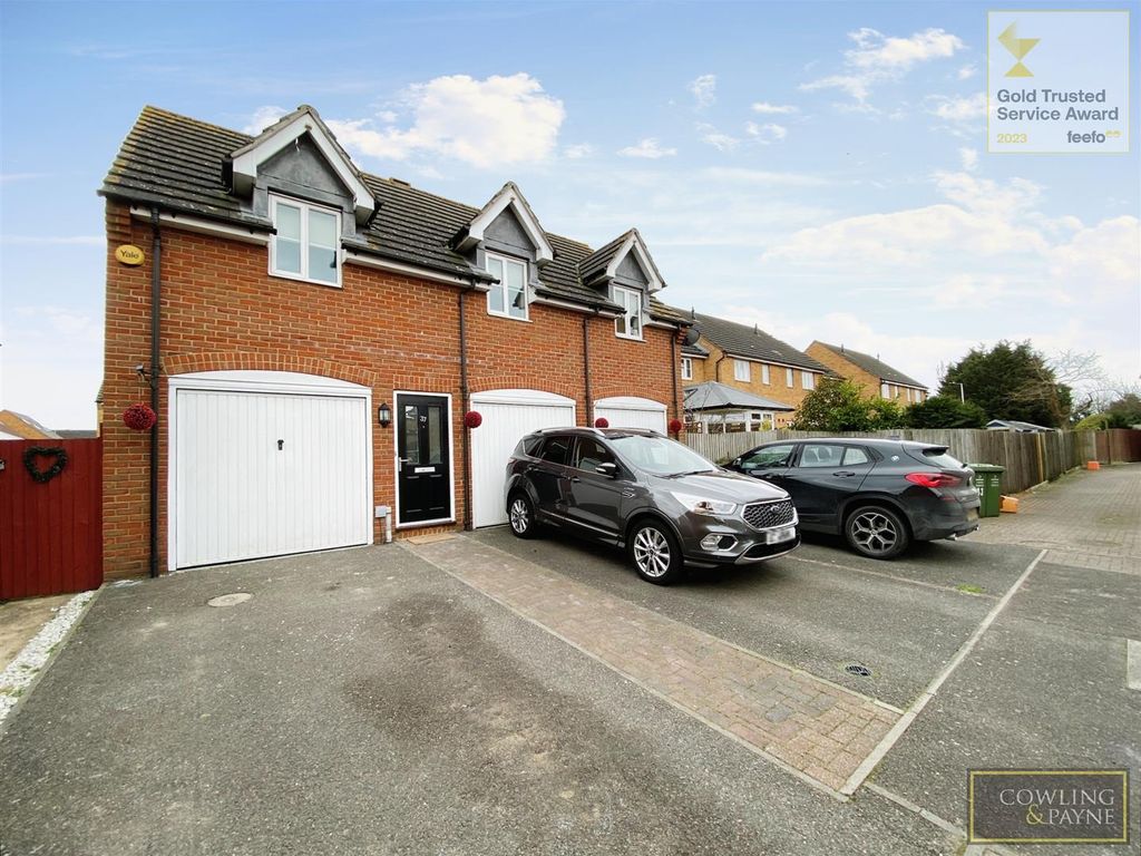 2 bed to rent in Muir Place, Wickford SS12 Zoopla