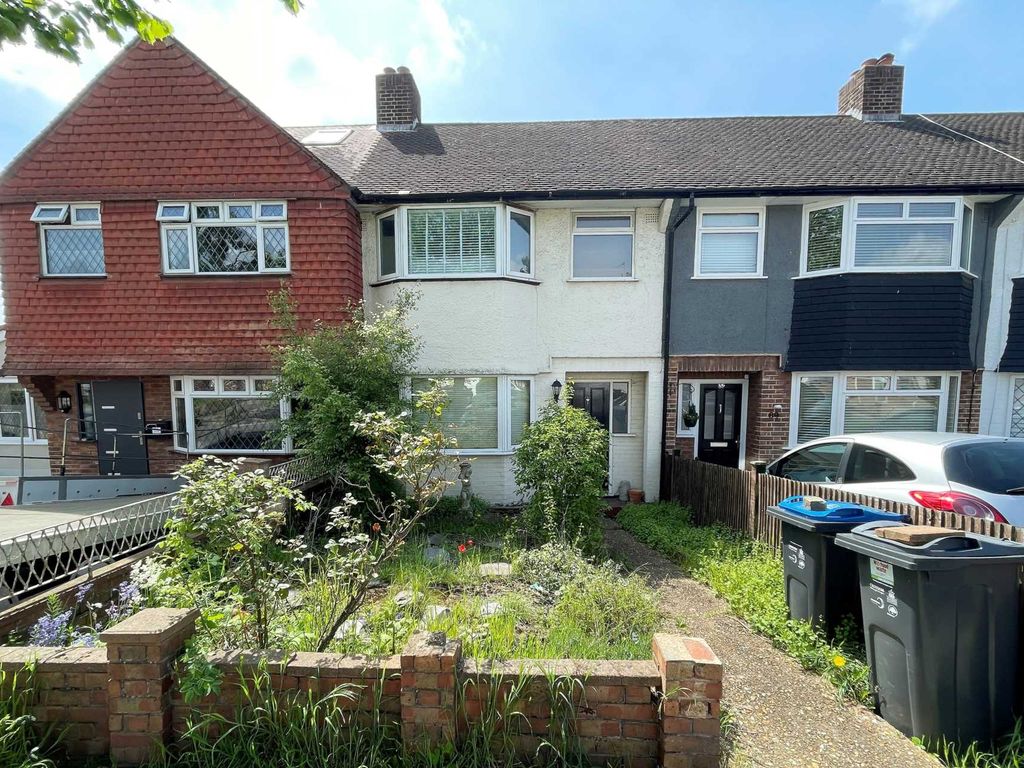 3 bed terraced house for sale in Kingsbridge Road, Morden SM4 Zoopla