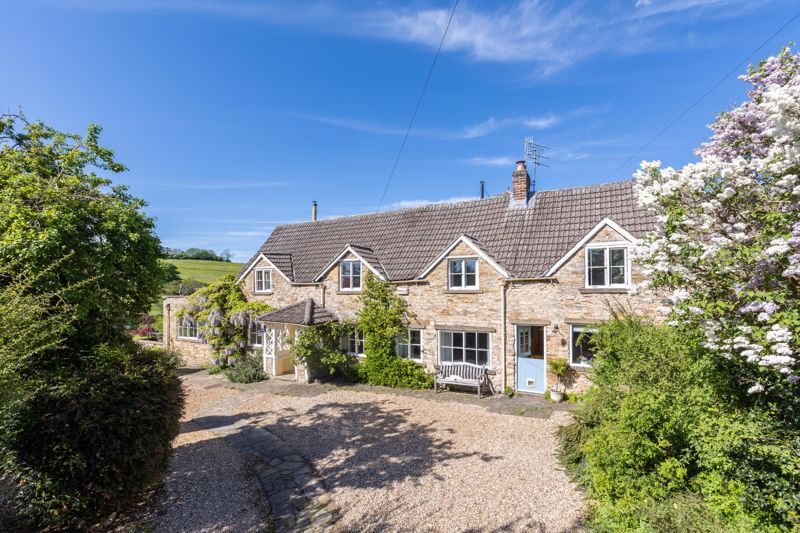 4 bed detached house for sale in Castlegate, East Ayton, Scarborough