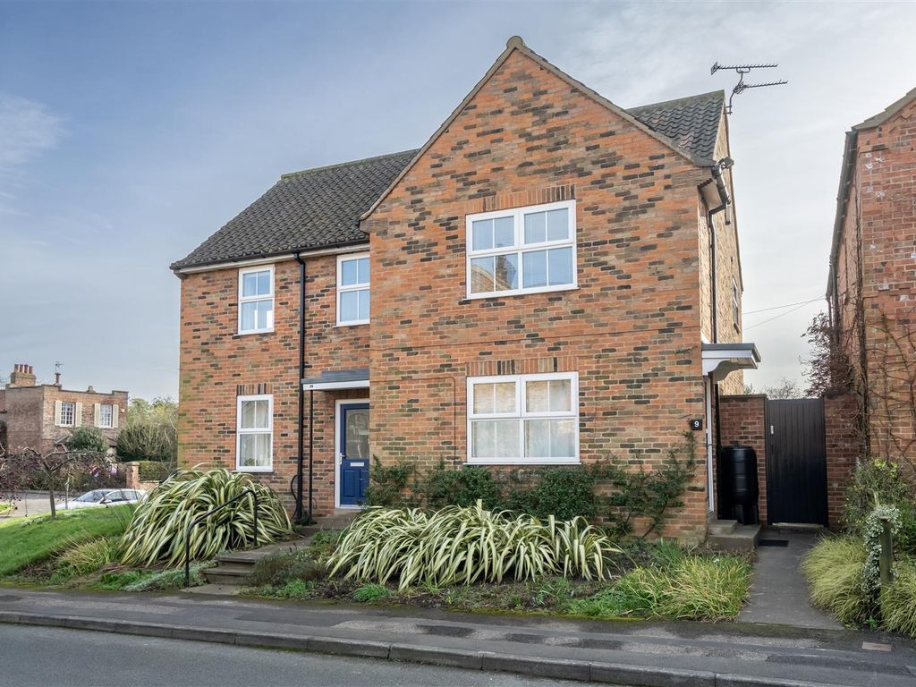 2 bed flat to rent in Pasture Farm Close, Fulford, York YO10, £1,100