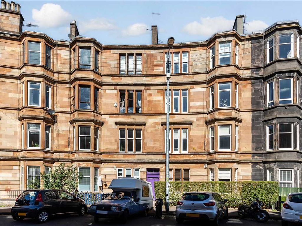 3 bed flat for sale in Albert Avenue, Queens Park, Flat 2/2, Glasgow