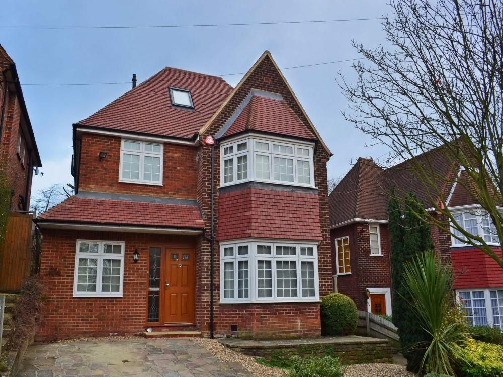4 bed detached house for sale in Sunnyfield, London NW7, £1,650,000