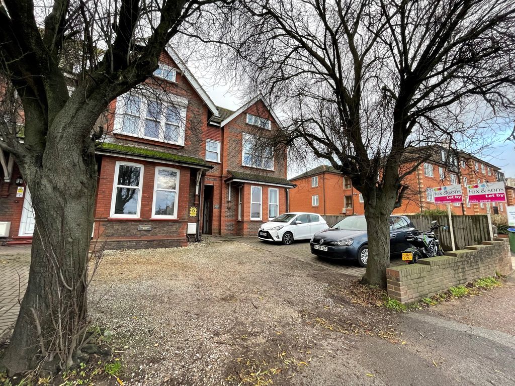 1 bed flat to rent in Broadwater Road, Broadwater, Worthing BN14 Zoopla