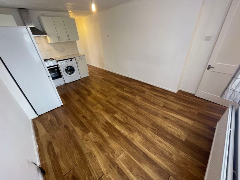 1 bed flat to rent in Buckingham Road, Canons Park, Edgware HA8 Zoopla