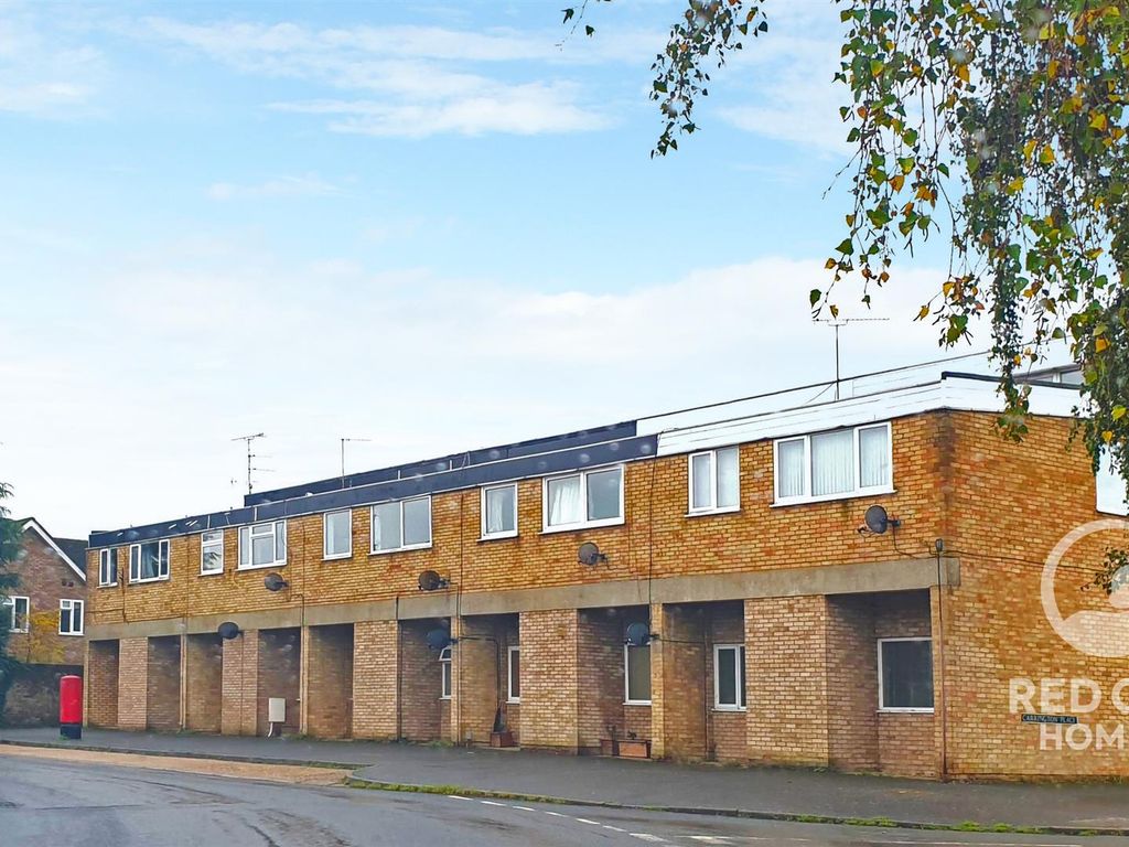 2 bed flat to rent in Chiltern Way, Tring HP23, £1,750 pcm Zoopla