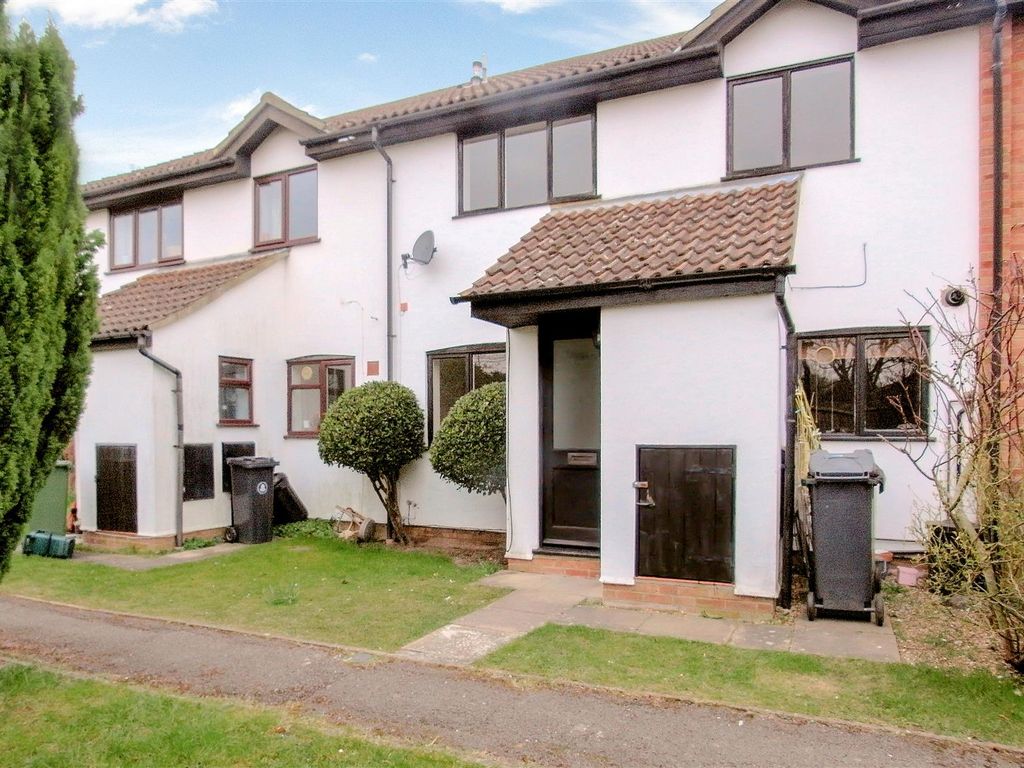 2 bed terraced house to rent in Daffodil Drive, Bisley, Woking, Surrey