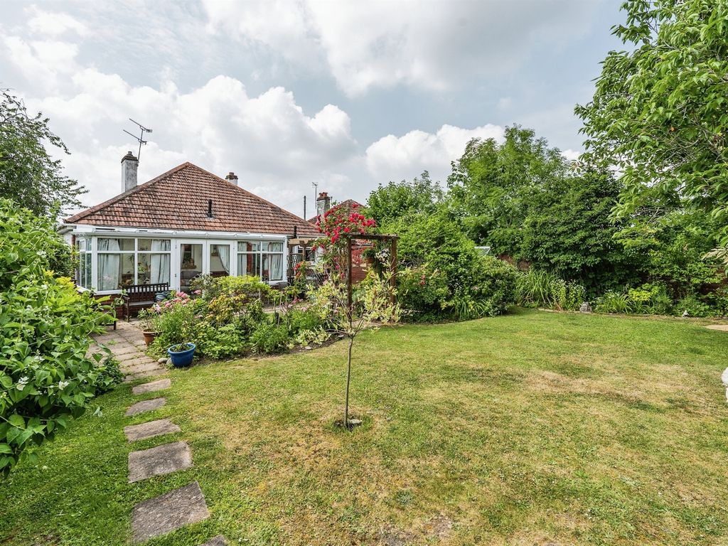 2 bed detached bungalow for sale in Northlands Road, Romsey SO51 Zoopla