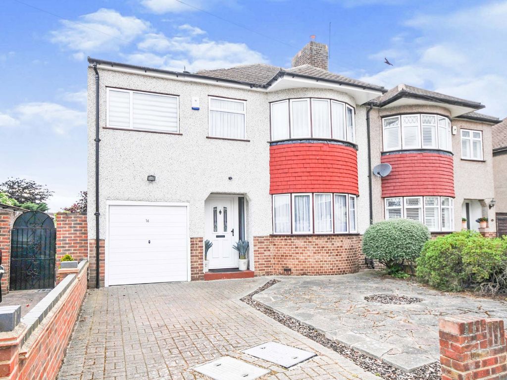4 bed semidetached house for sale in Goodwin Drive, Sidcup DA14 Zoopla