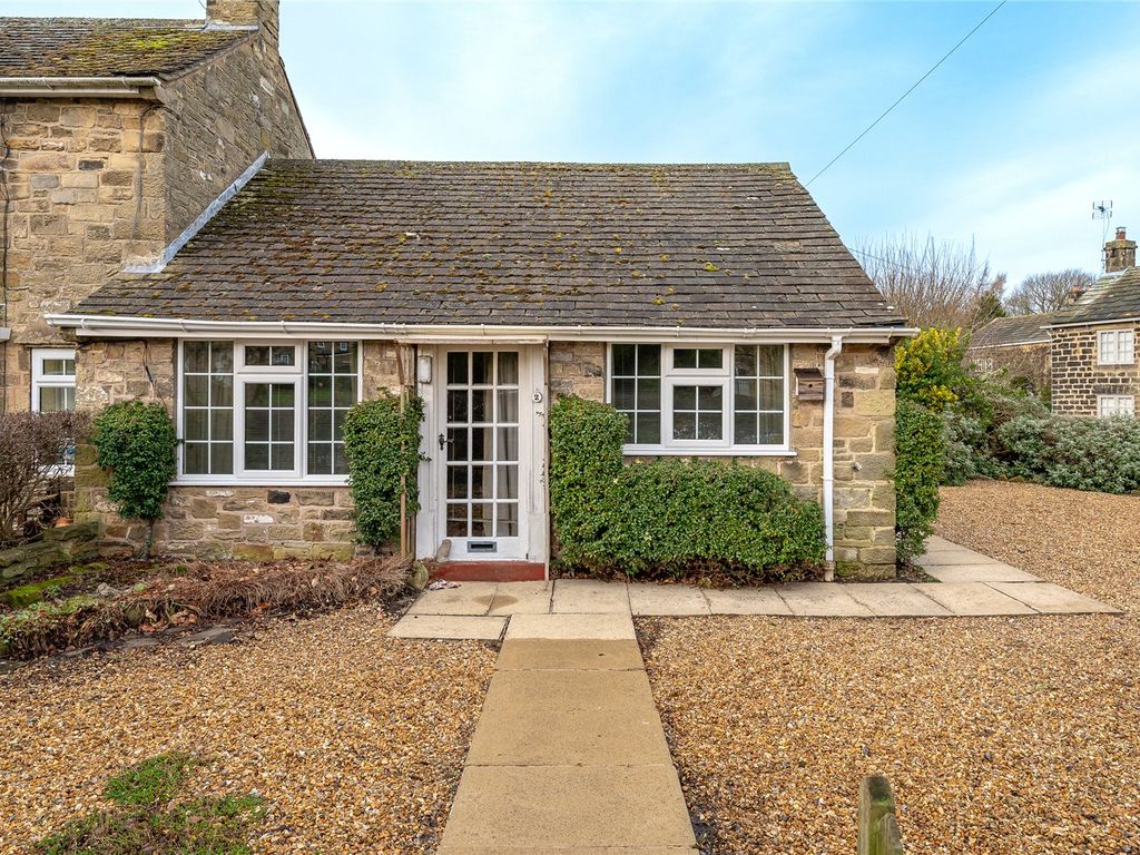 1 bed bungalow for sale in Bondgate, Harewood, Leeds LS17, £250,000