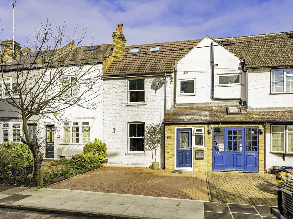 4 bed property for sale in St. Road, Richmond TW9, £925,000 Zoopla