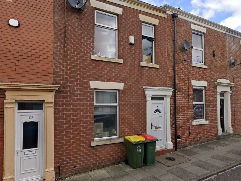 3 bed terraced house for sale in Christ Church Street, Preston PR1, £