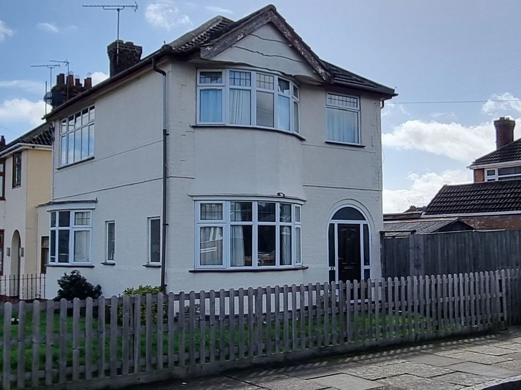 3 bed detached house for sale in Clarke Street, Belgrave, Leicester LE4
