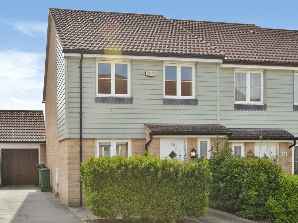 3 bed end terrace house for sale in Davis Grove, Oxley Park, Milton
