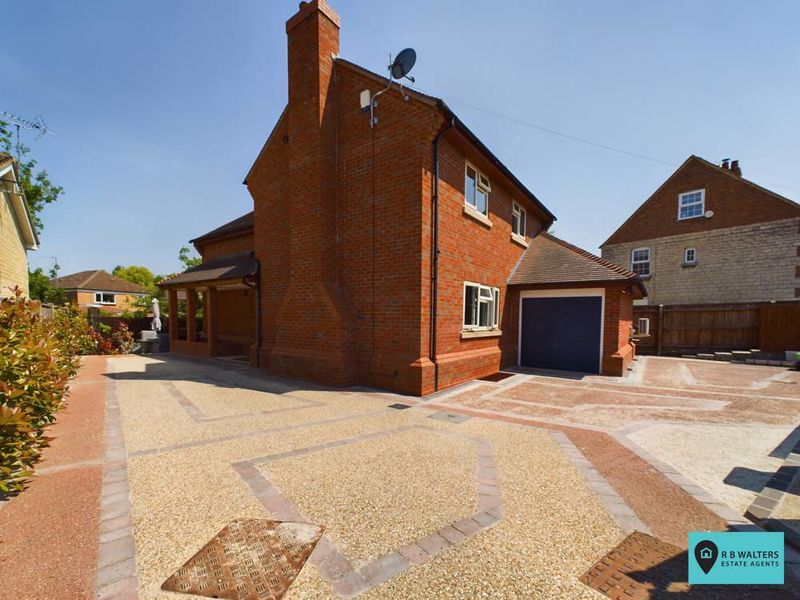 4 bed detached house for sale in Painswick Road, Matson, Gloucester GL4