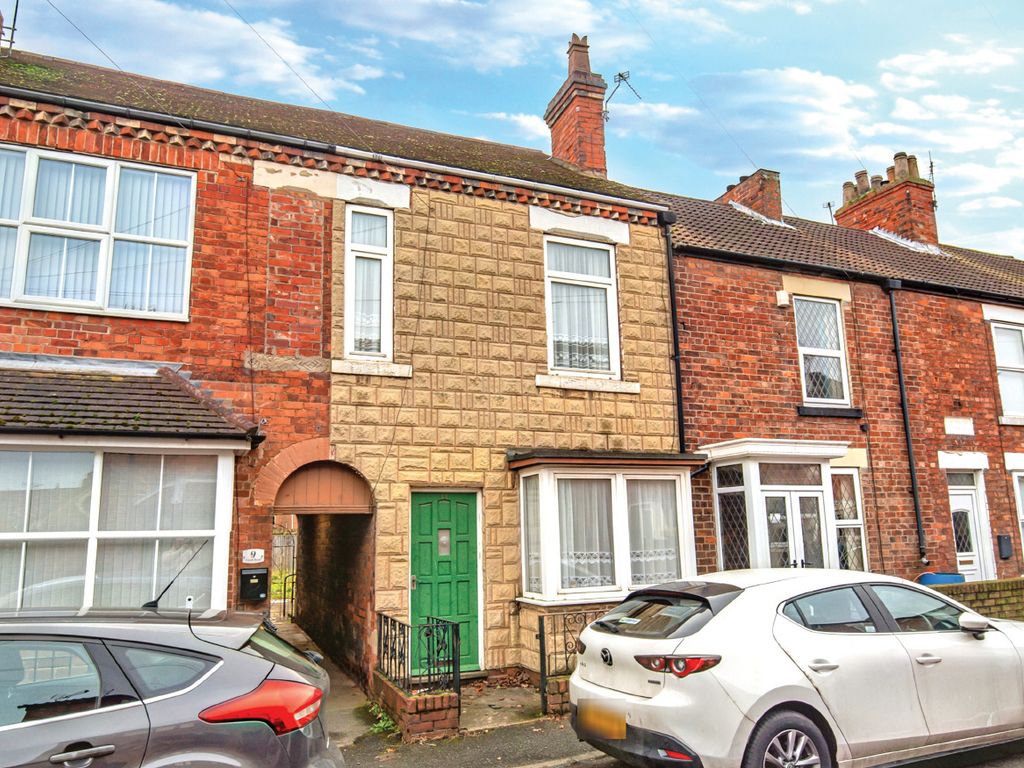 3 bed terraced house for sale in Union Road, Thorne, Doncaster DN8, £