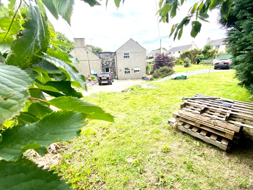 4 bed detached house for sale in Lon Pwll Clai, Edern, Pwllheli LL53