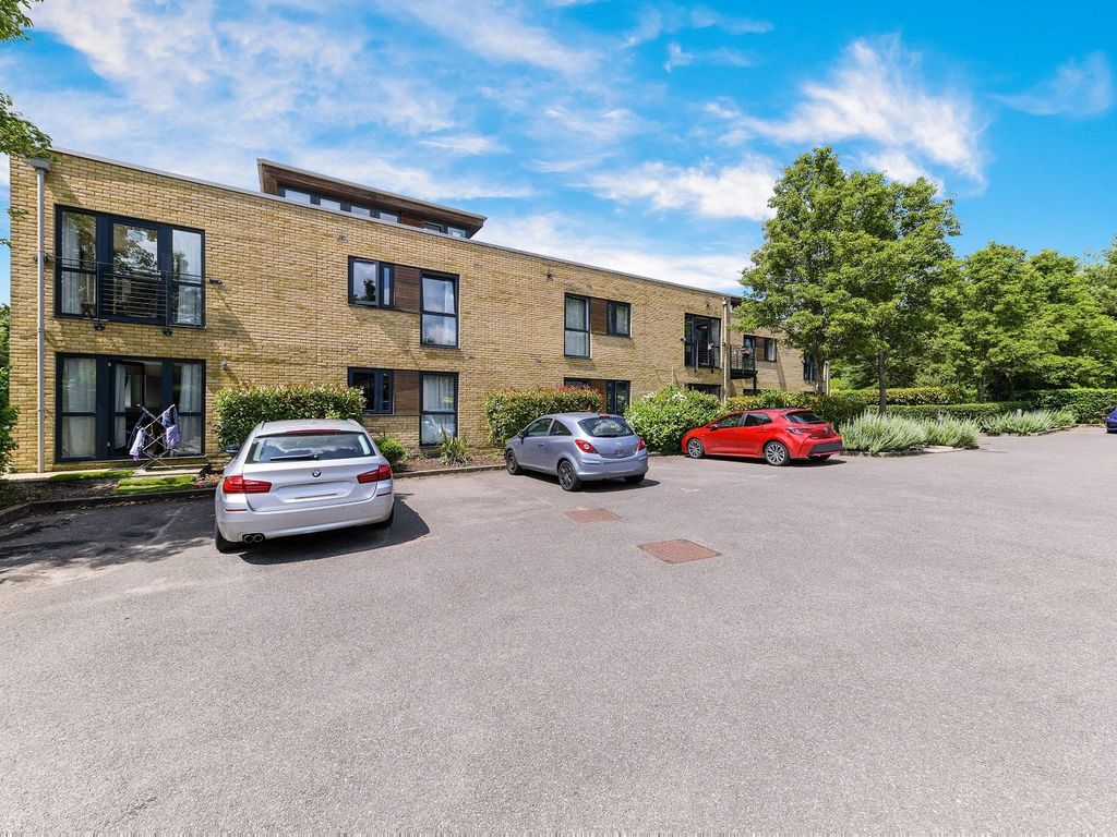 2 bed flat for sale in The Belvederes, Reigate RH2 Zoopla