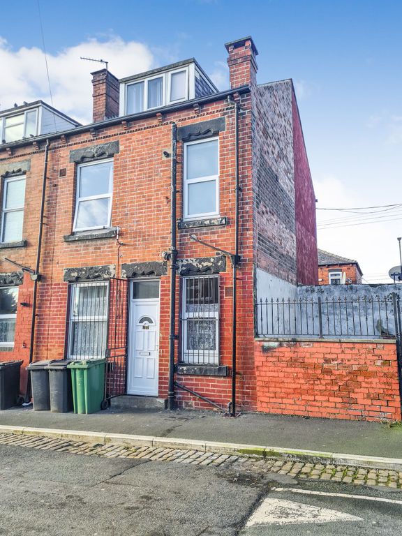 2 bed terraced house to rent in Glensdale Mount, Richmond Hill, Leeds