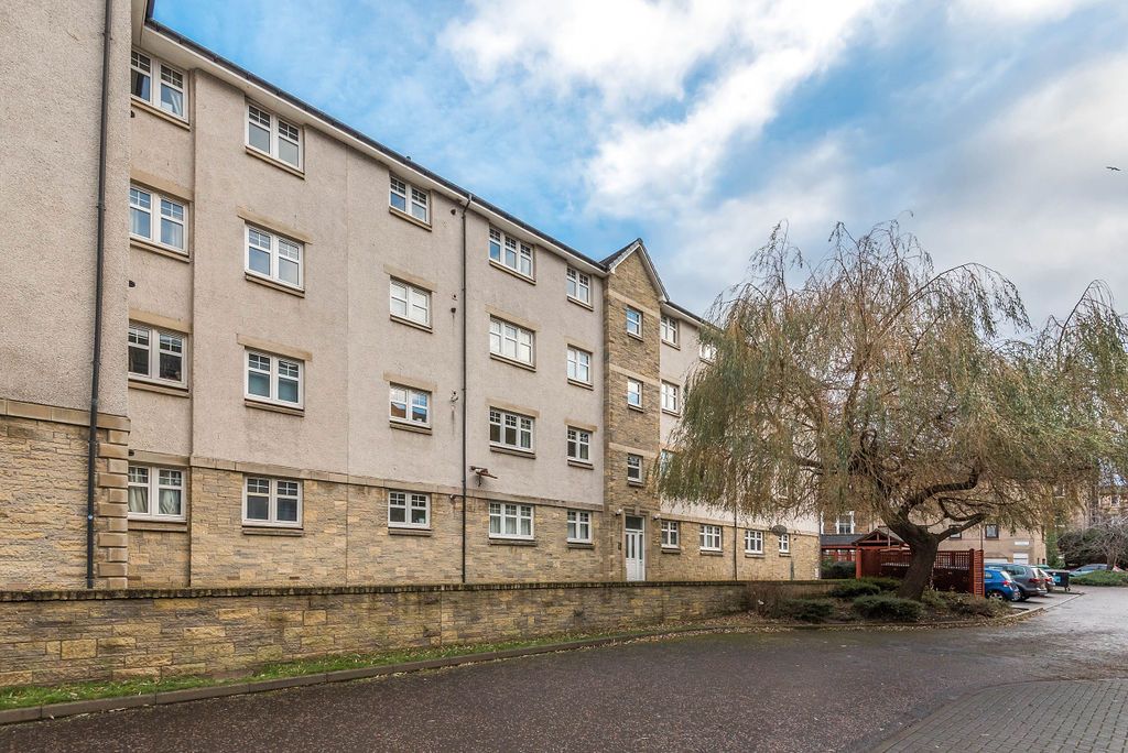 8B/7, New Orchardfield, Leith, Edinburgh EH6  