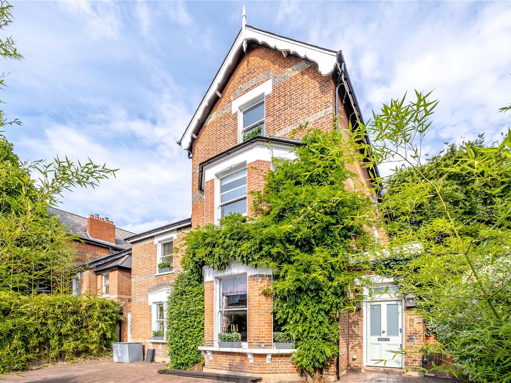 Flodden Road, London SE5  