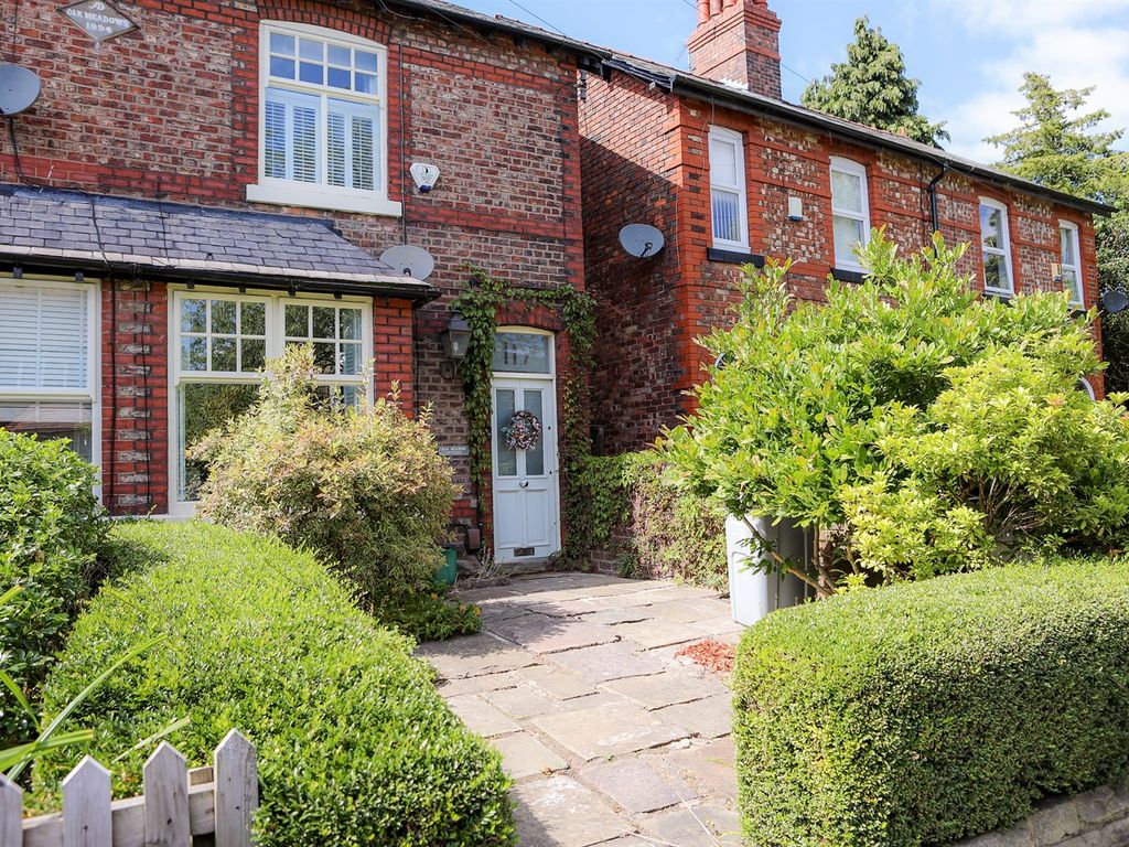 3 bed semidetached house for sale in Heyes Lane, Alderley Edge SK9