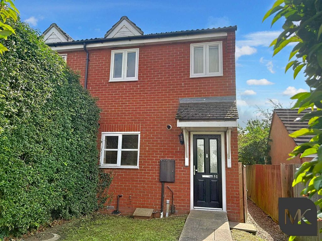 3 bed semidetached house to rent in Tavistock Street, Bletchley