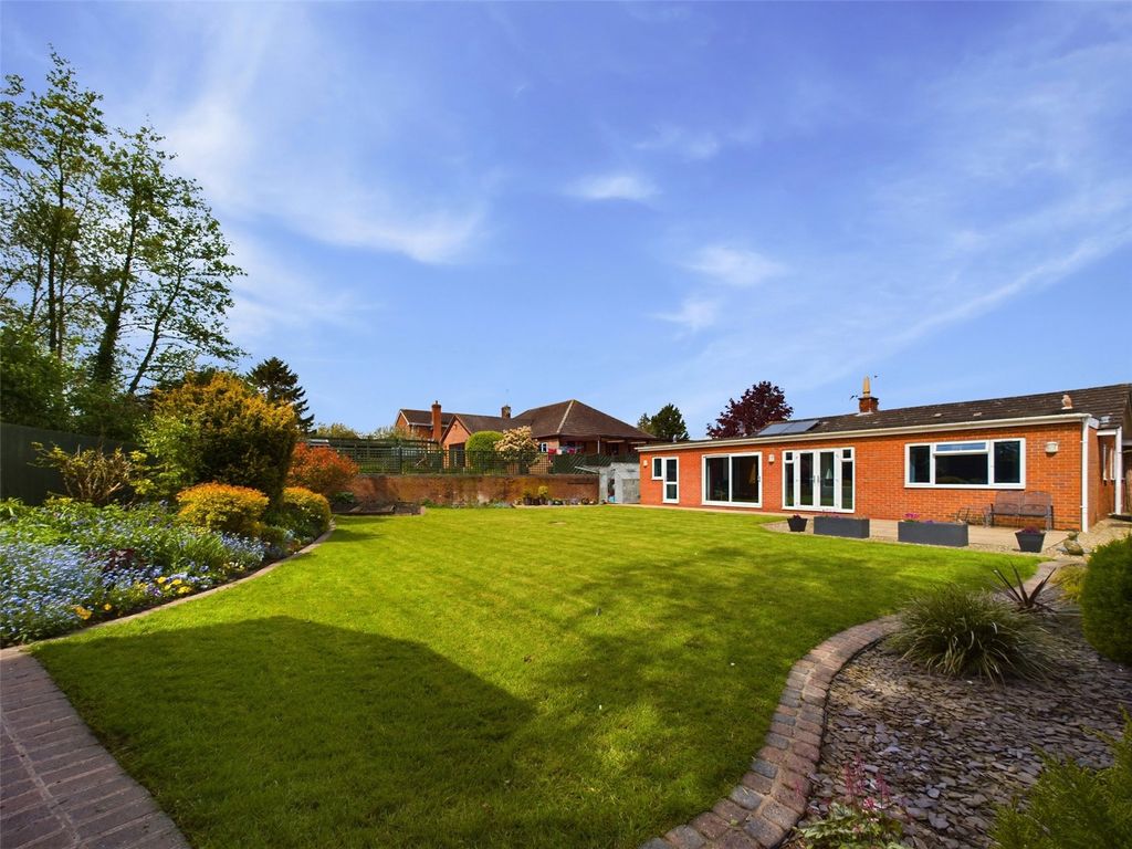 3 bed bungalow for sale in Maisemore, Gloucester GL2, £500,000 Zoopla