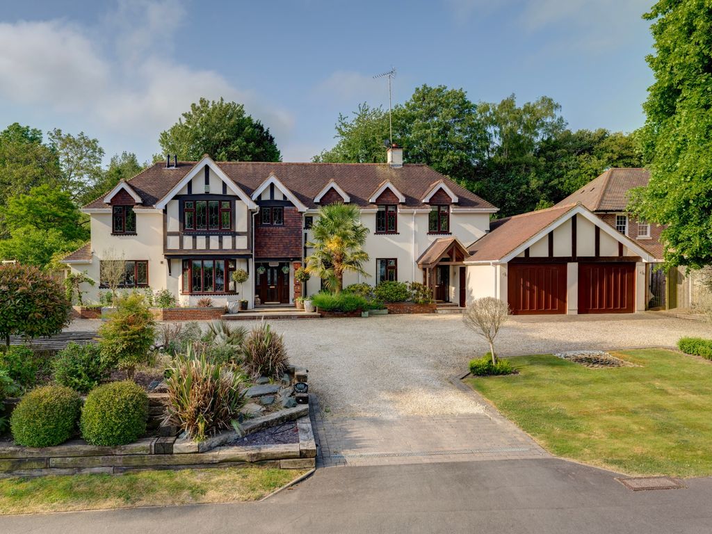 7 bed detached house for sale in Valley Road, Rickmansworth WD3, £2,650,000 Zoopla