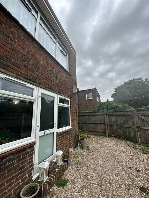 2 bed flat to rent in High Street, Westham, Pevensey BN24, £1,100 pcm Zoopla