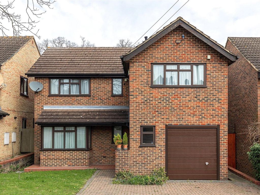 5 bed detached house for sale in Ryefield Road, London SE19, £870,000
