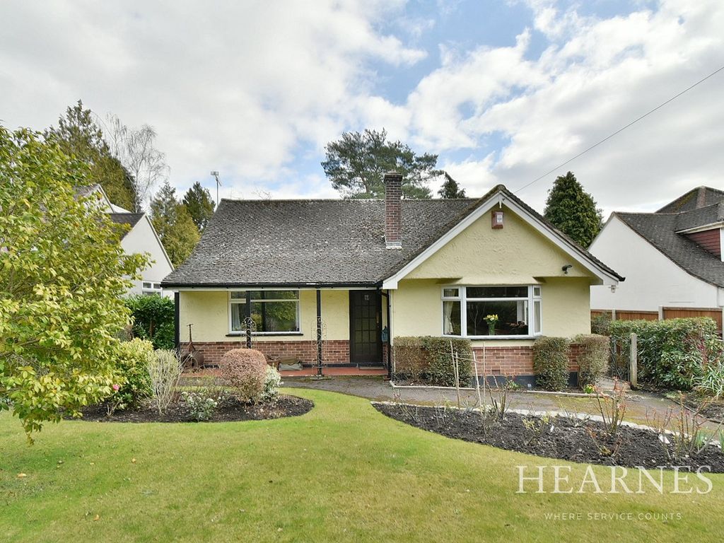 3 bed detached bungalow for sale in New Road, West Parley, Ferndown