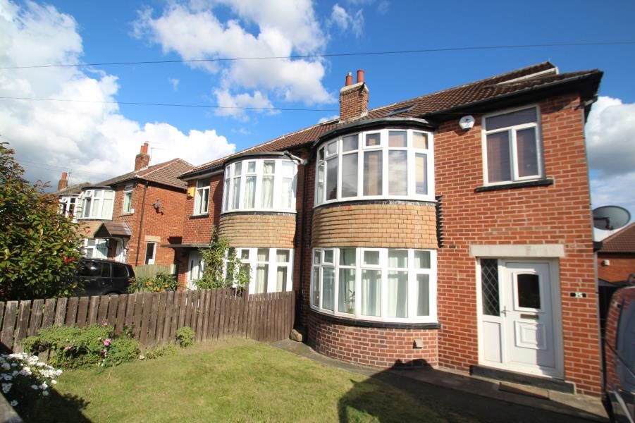 4 bed semidetached house to rent in Alder Hill Grove, Meanwood, Leeds
