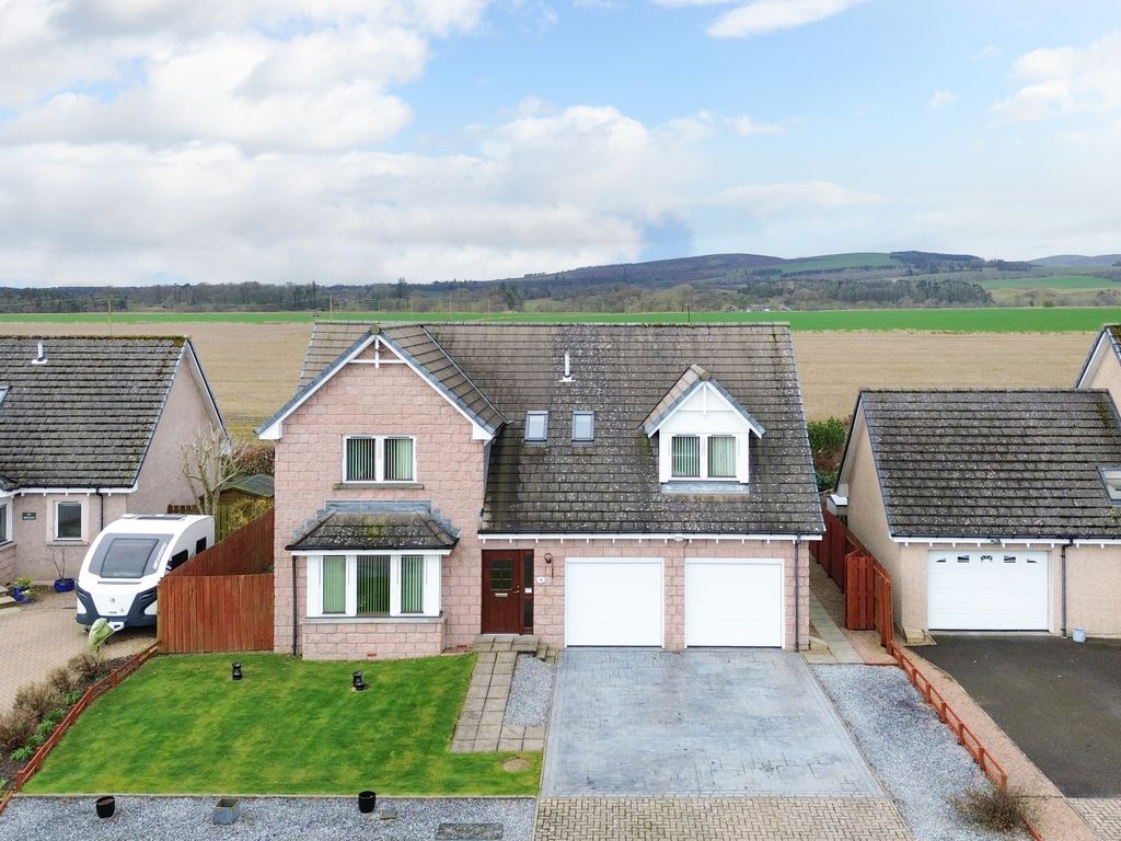 4 bed detached house for sale in Castle Gardens, Edzell, Brechin DD9, £