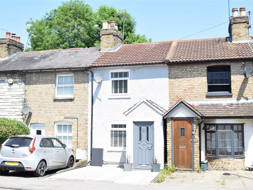 2 bed property for sale in Baddow Road, Great Baddow, Chelmsford CM2