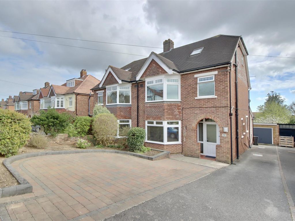 4 bed semidetached house for sale in Grant Road, Farlington