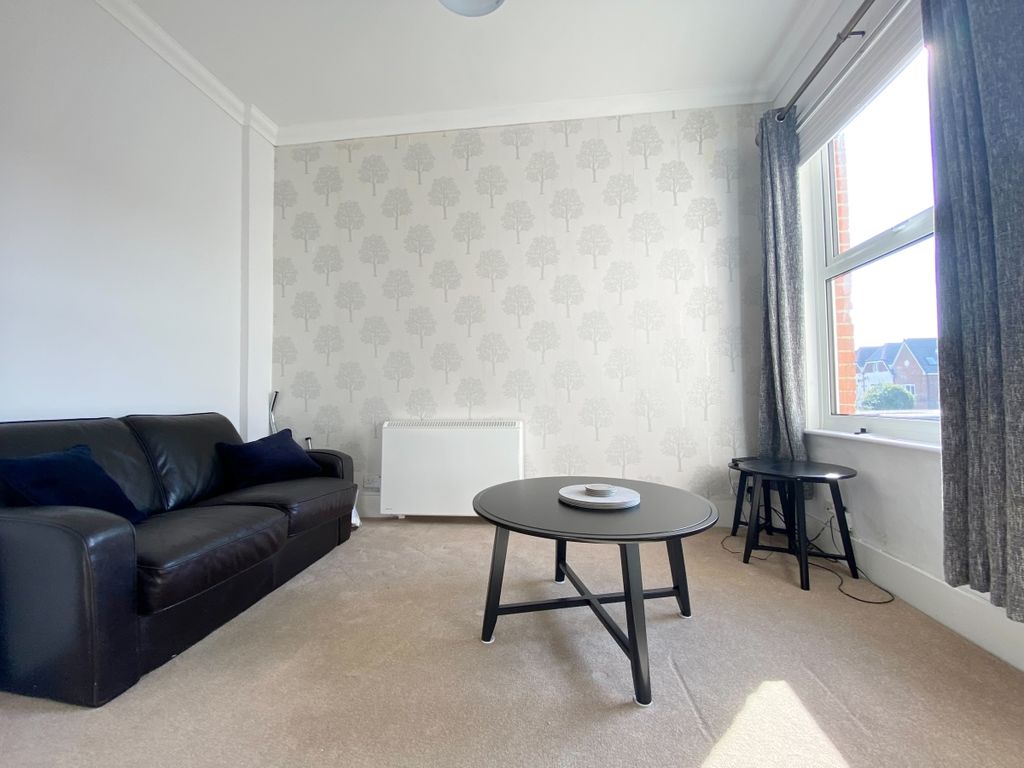 1 bed flat to rent in St. Catherines Road, Littlehampton BN17, £900 pcm