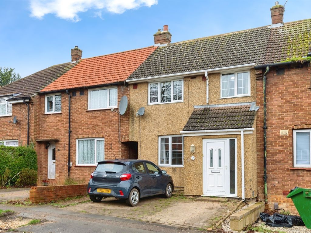 3 bed terraced house for sale in Hall Mead, Letchworth Garden City SG6