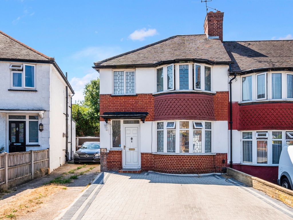 3 bed end terrace house for sale in Windsor Avenue, Cheam, Sutton SM3