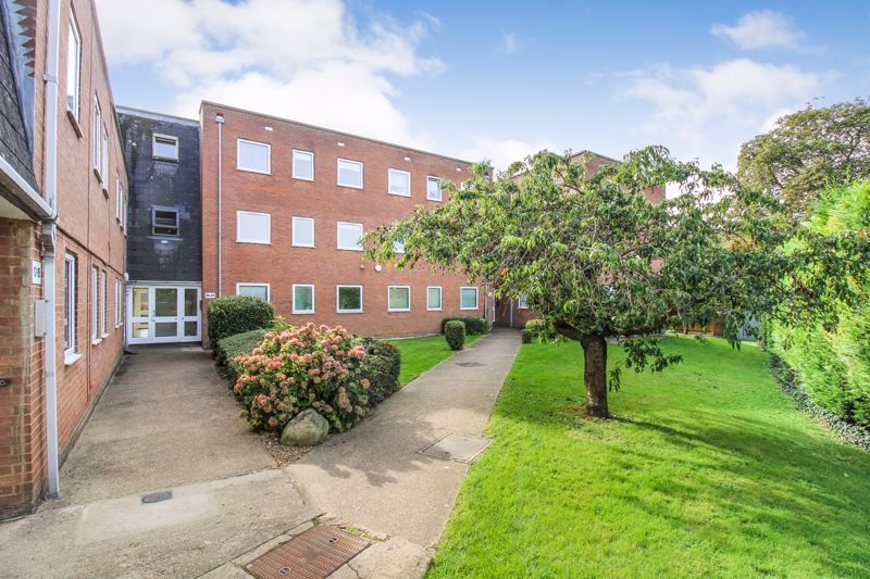 2 bed flat for sale in Grove Court, Arlesey SG15, £165,000 Zoopla
